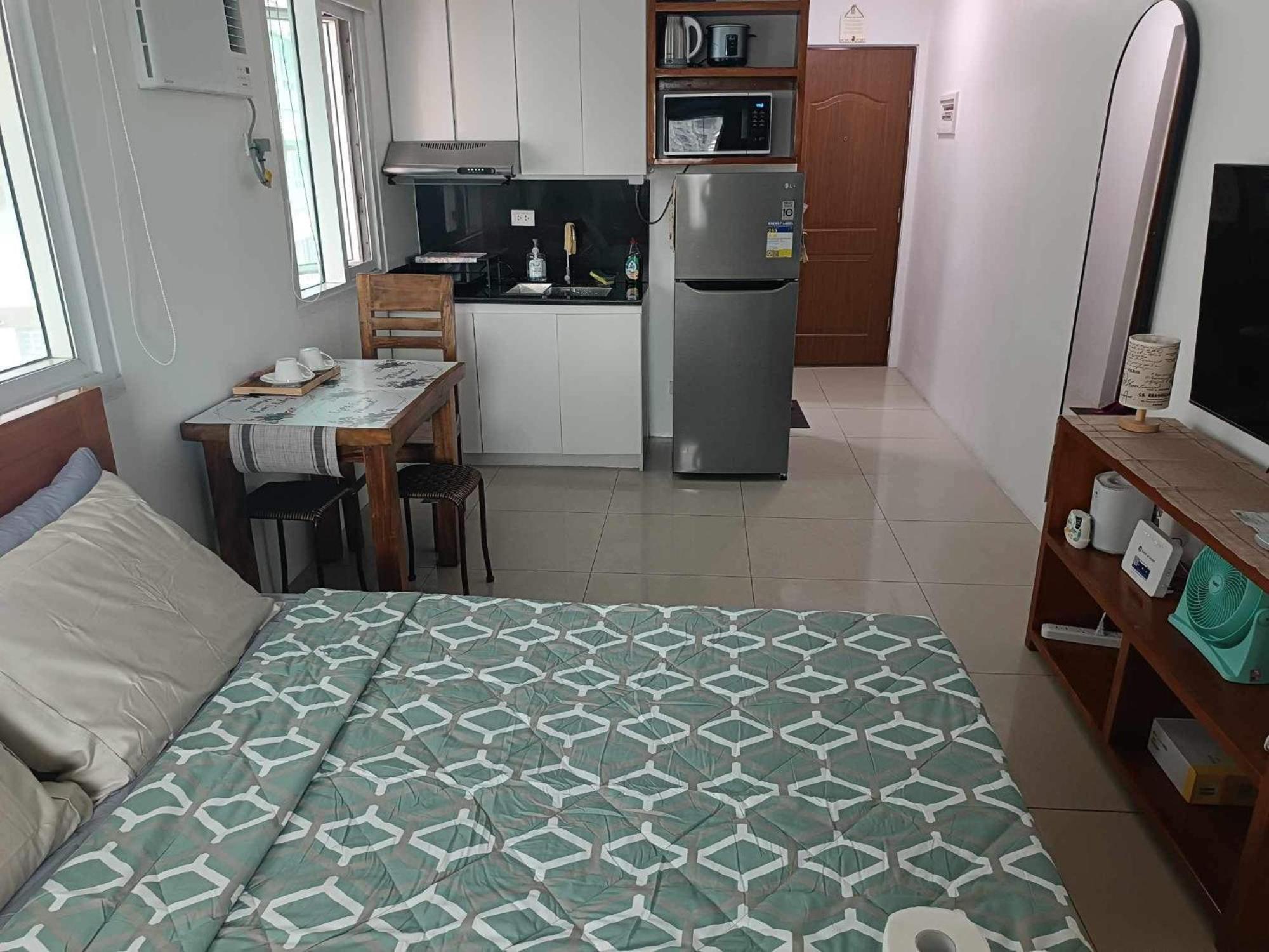 Avery Condo Suite At The Beacon Makati Makati City ภายนอก รูปภาพ