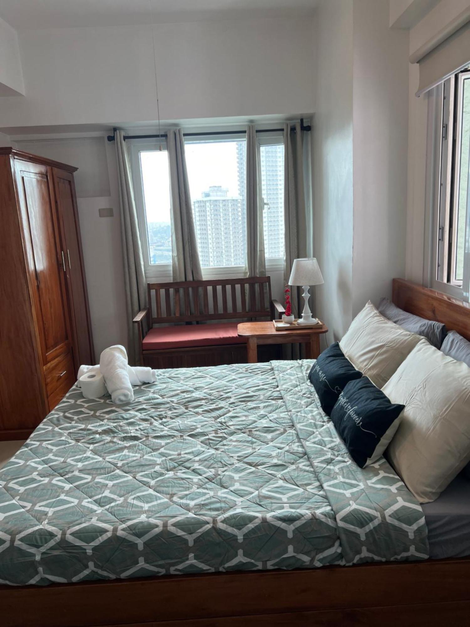 Avery Condo Suite At The Beacon Makati Makati City ภายนอก รูปภาพ